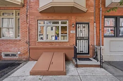 $665,000 | 760 South 6th Street, Philadelphia, PA 19147