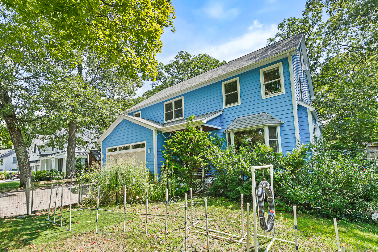 53 Sheridan Road Wellesley Hills, MA 02481 - Photo 2 of 75 Gallery Image 2