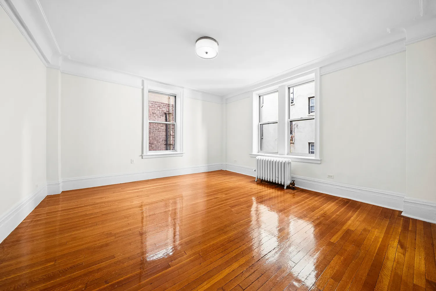 $4,750 | 123 Waverly Place, Unit 2D | Greenwich Village