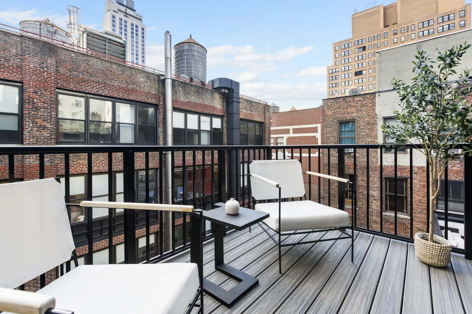 $2,595,000 | 128 West 26th Street, Unit 10 | Chelsea