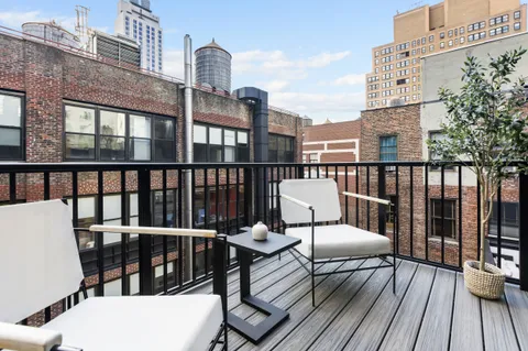 $2,595,000 | 128 West 26th Street, Unit 10 | Chelsea