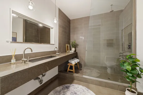 $1,825,000 | 55 Berry Street, Unit 4G | Williamsburg