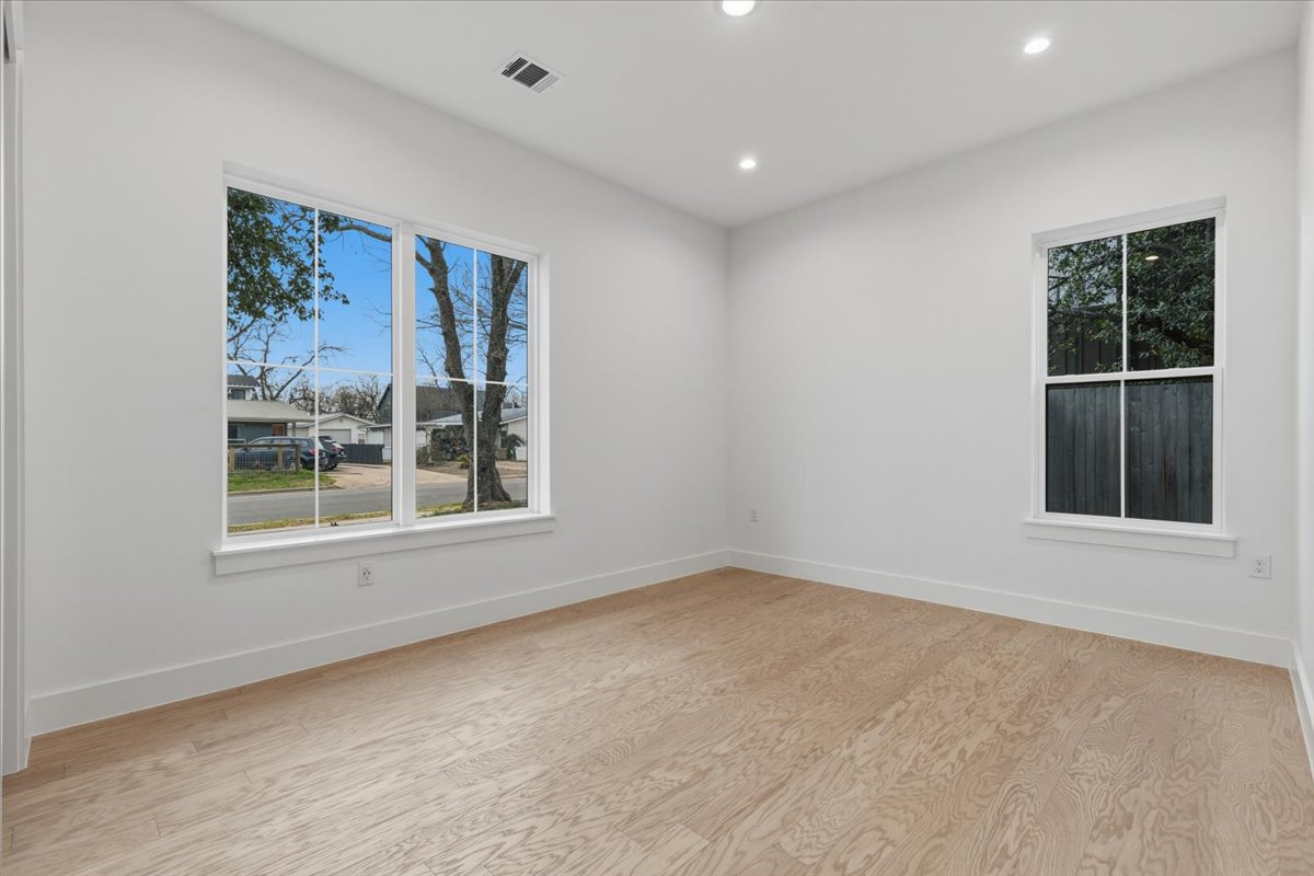 4527 Clawson Road Austin, TX 78745 - Photo 5 of 29