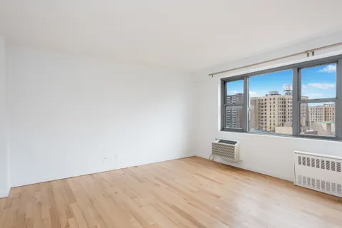 $649,900 | 100 West 93rd Street, Unit 10D | Upper West Side