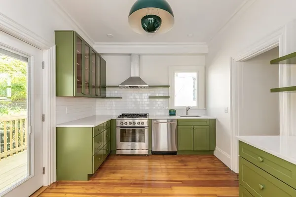 $3,300 | 14 Evergreen Avenue, Unit 1, Somerville, MA 02145