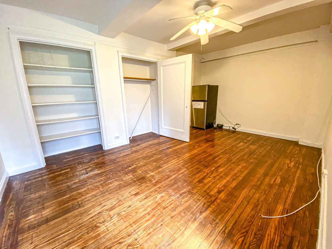 25 Tudor City Place, Unit 809 Manhattan, NY 10017 - Photo 3 of 8