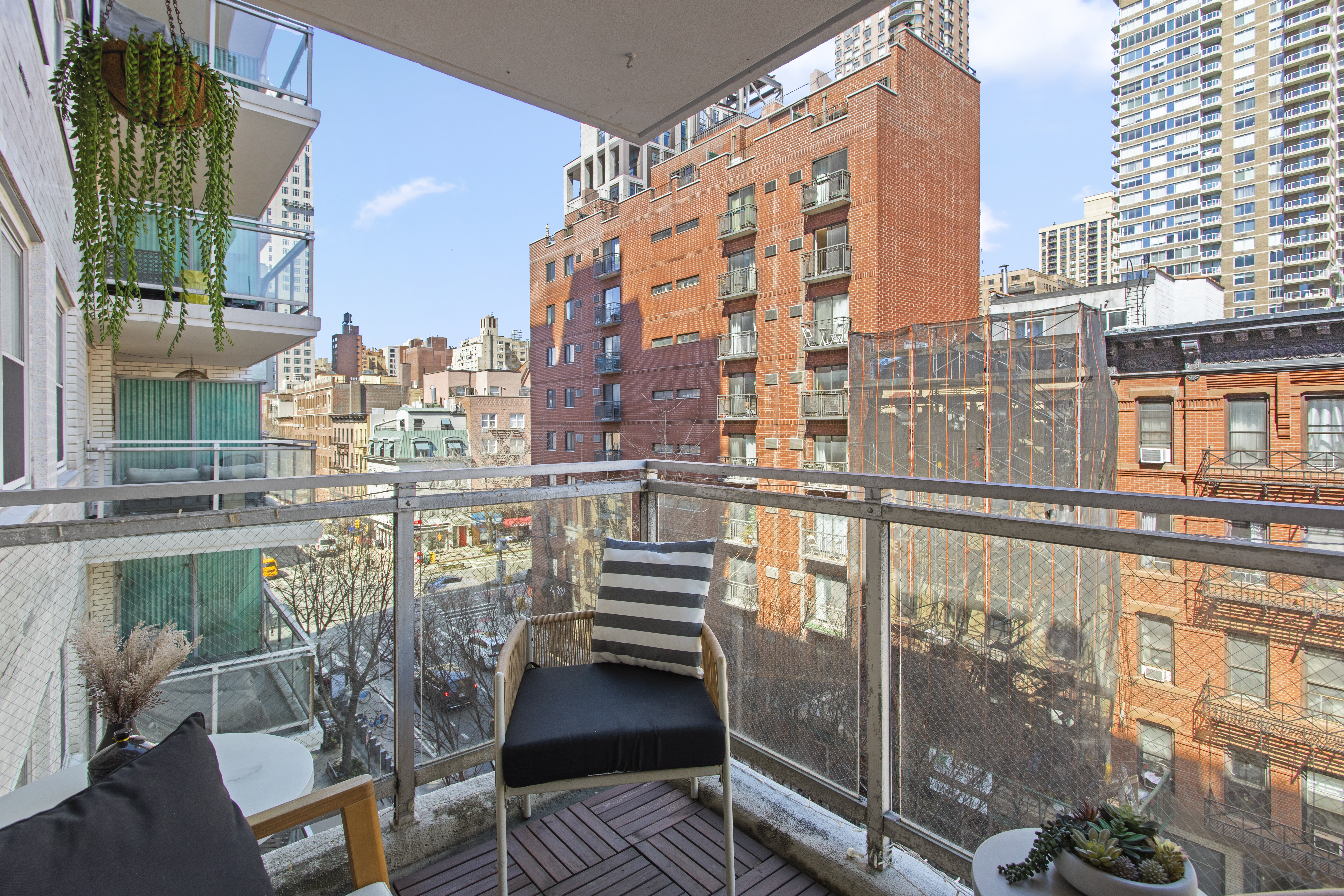 400 East 77th Street, Unit 6C Manhattan, NY 10075 - Photo 1 of 11