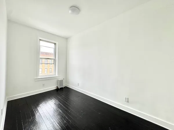 $3,895 | 406 Rogers Avenue, Unit 3 | Prospect Lefferts Gardens