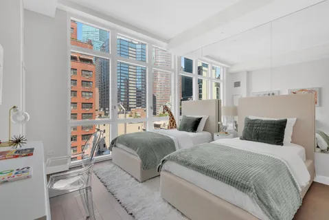 $4,950,000 | 305 East 51st Street, Unit 89B | Midtown East