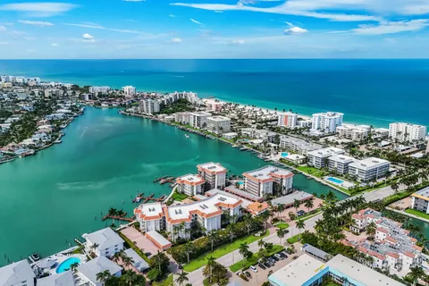 $749,000 | 222 Harbour Drive, Unit 312, Naples, FL 34103