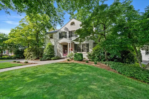$689,000 | 12 Vining Lane, Wilmington, DE 19807
