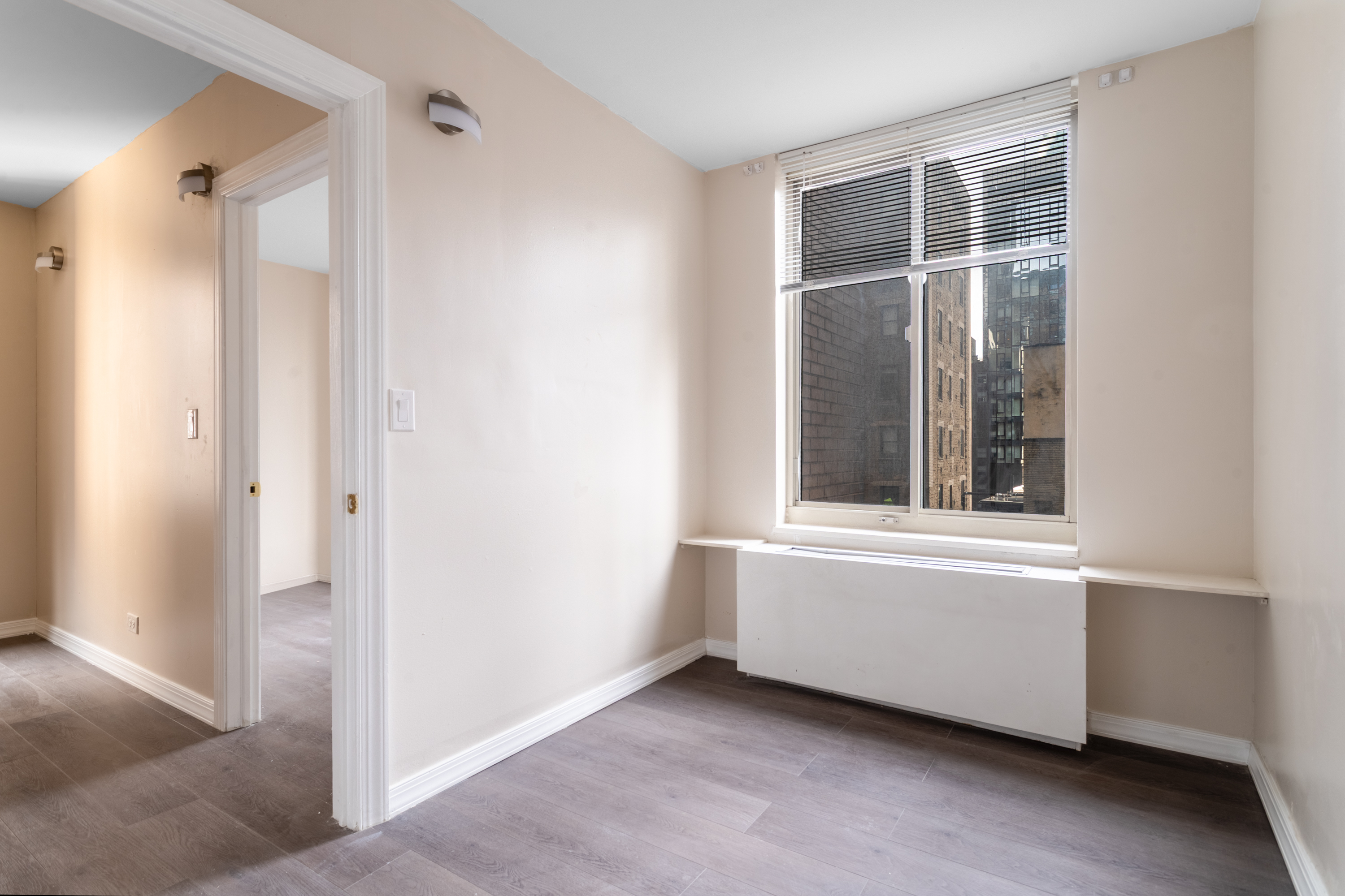 145 East 48th Street, Unit 12B Manhattan, NY 10017 - Photo 7 of 12