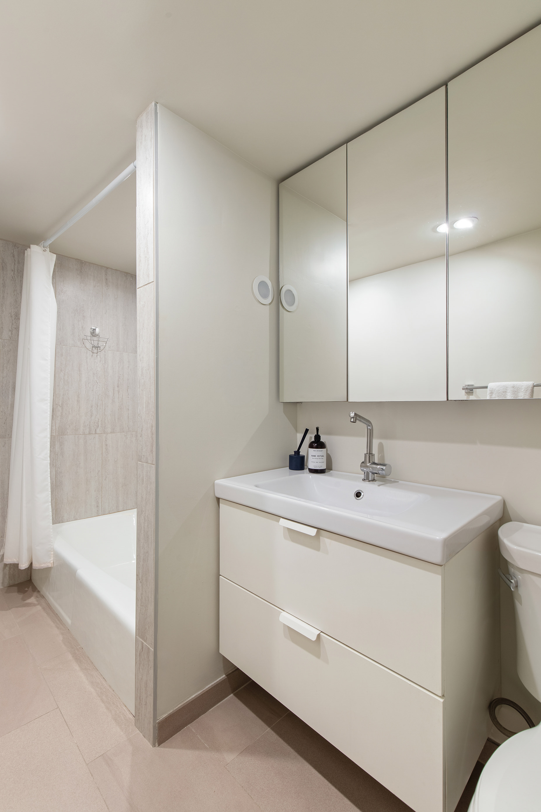 51 East 10th Street, Unit 7 Manhattan, NY 10003 - Photo 5 of 7