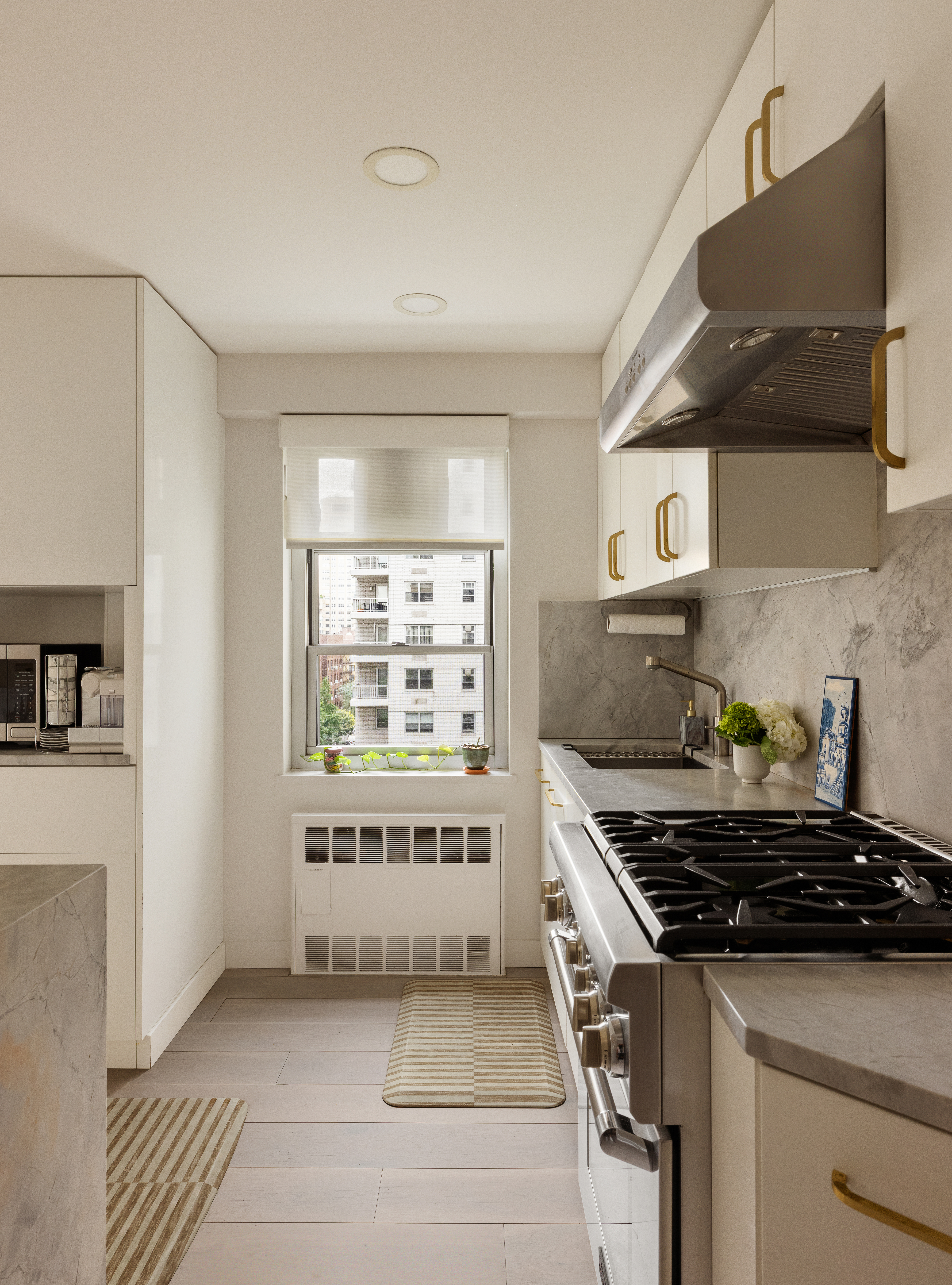 70 East 10th Street, Unit 7A Manhattan, NY 10003 - Photo 4 of 19