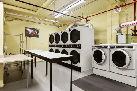 $2,350,000 | 20 East 74th Street, Unit 14B | Lenox Hill