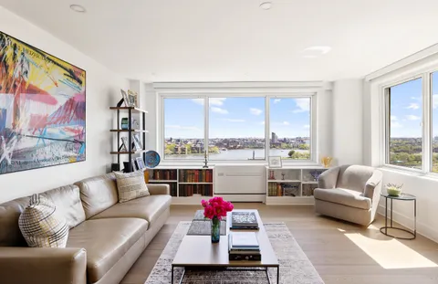 $2,995,000 | 535 East 86th Street, Unit 16F | Upper East Side