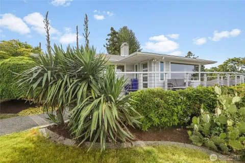$1,050,000 | 10417 76th Avenue South, Seattle, WA 98178