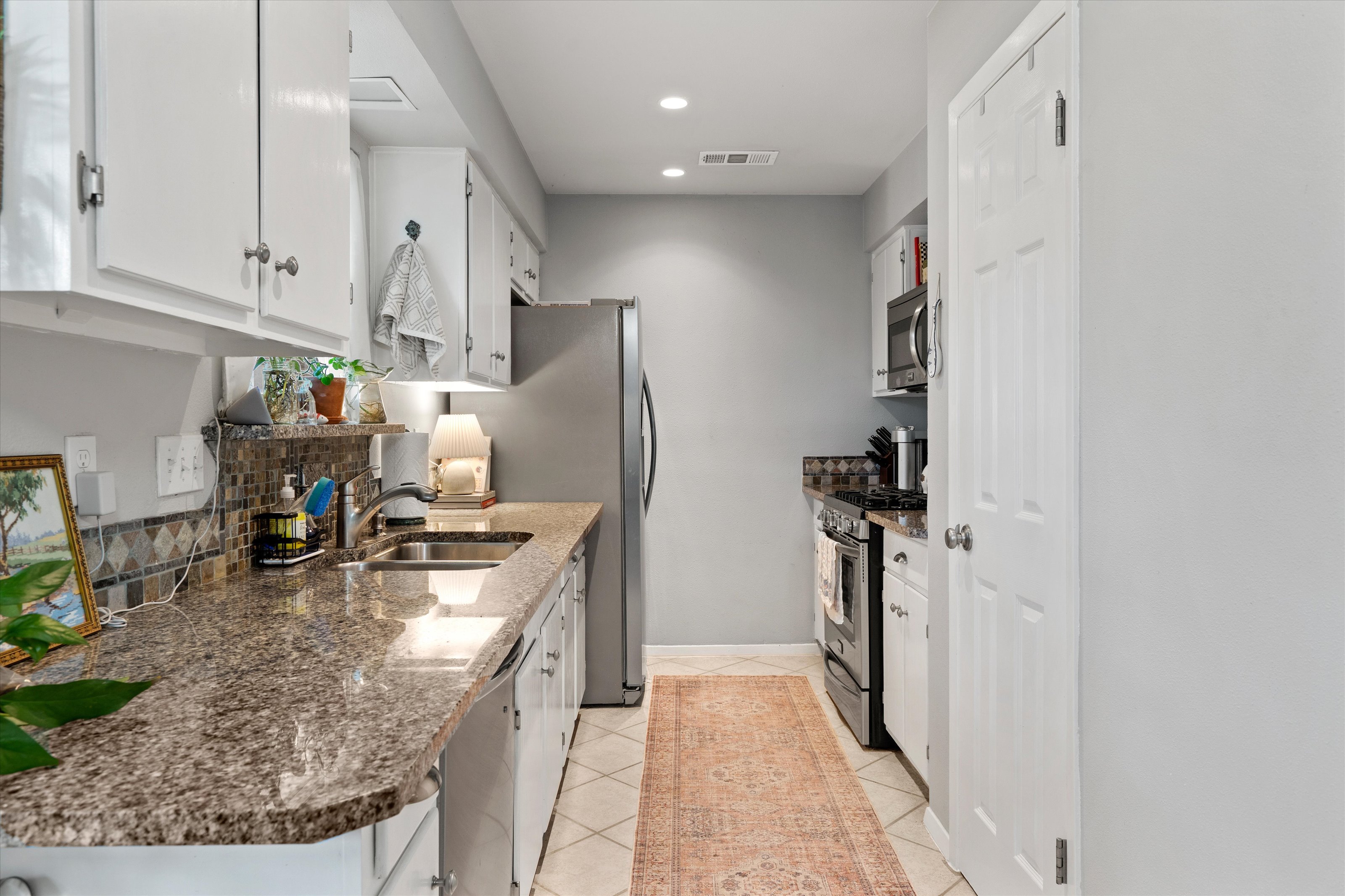 3303 Plantation Road Austin, TX 78745 - Photo 12 of 33 Gallery Image 12