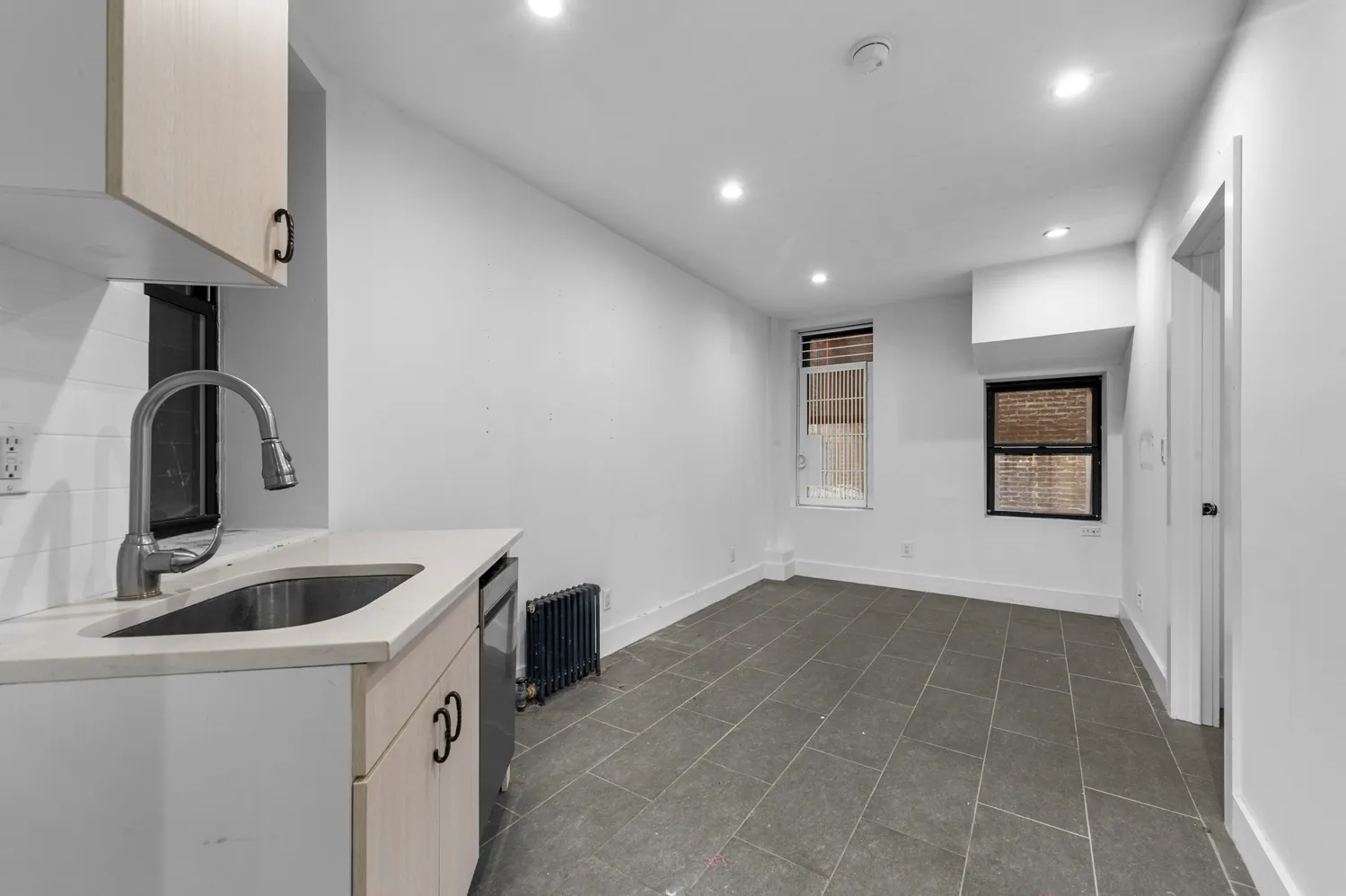 a view of utility room