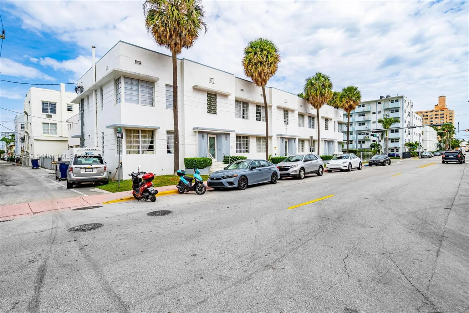 $2,100 | 801 8th Street, Unit 203, Miami Beach, FL 33139