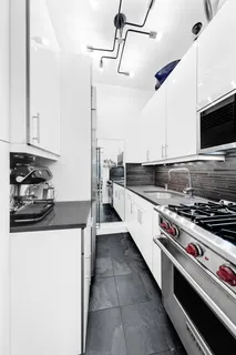 $1,195,000 | 92 Horatio Street, Unit 2F | West Village