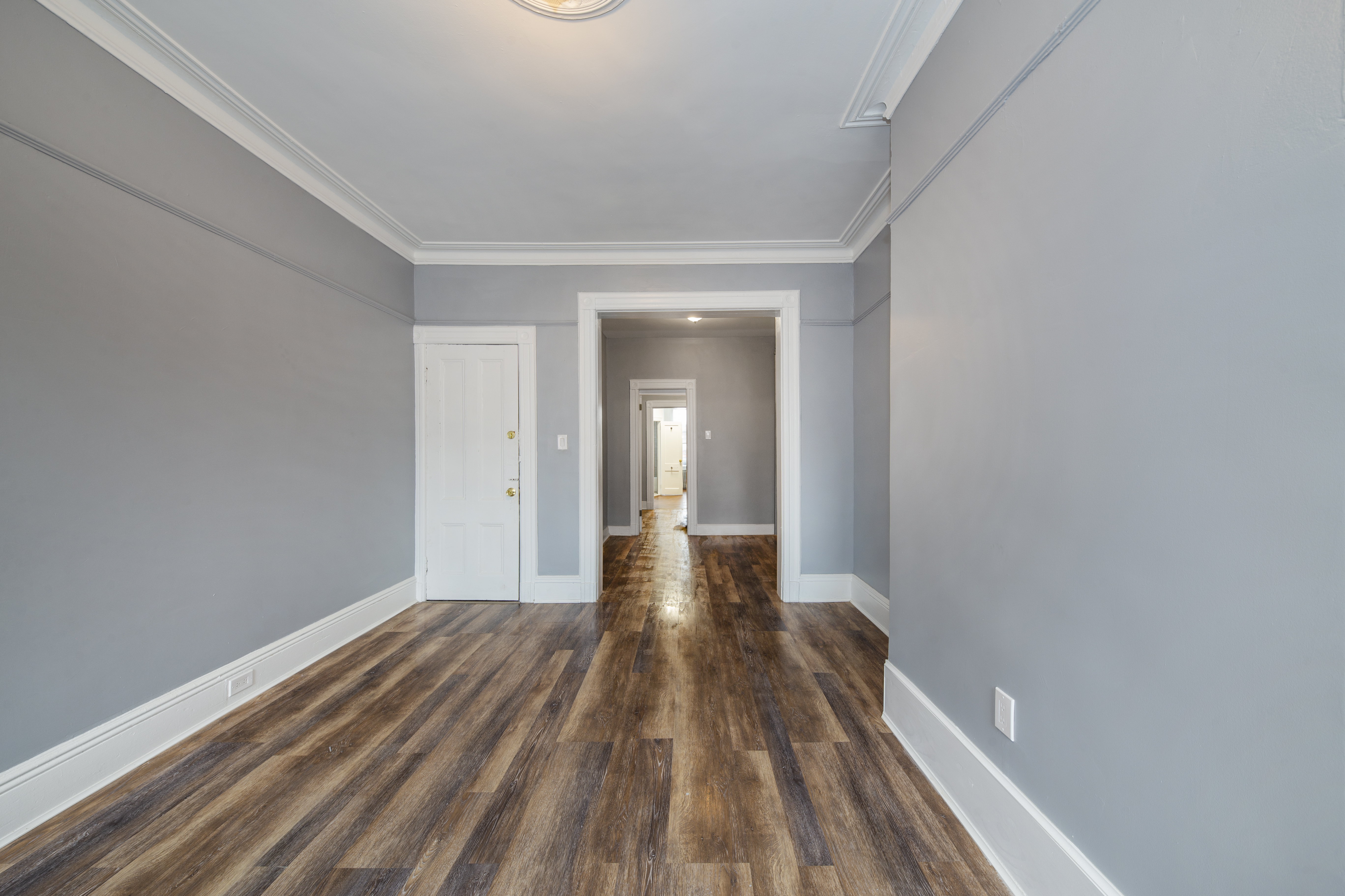 11-23 47th Road, Unit 3R Queens, NY 11101 - Photo 3 of 7