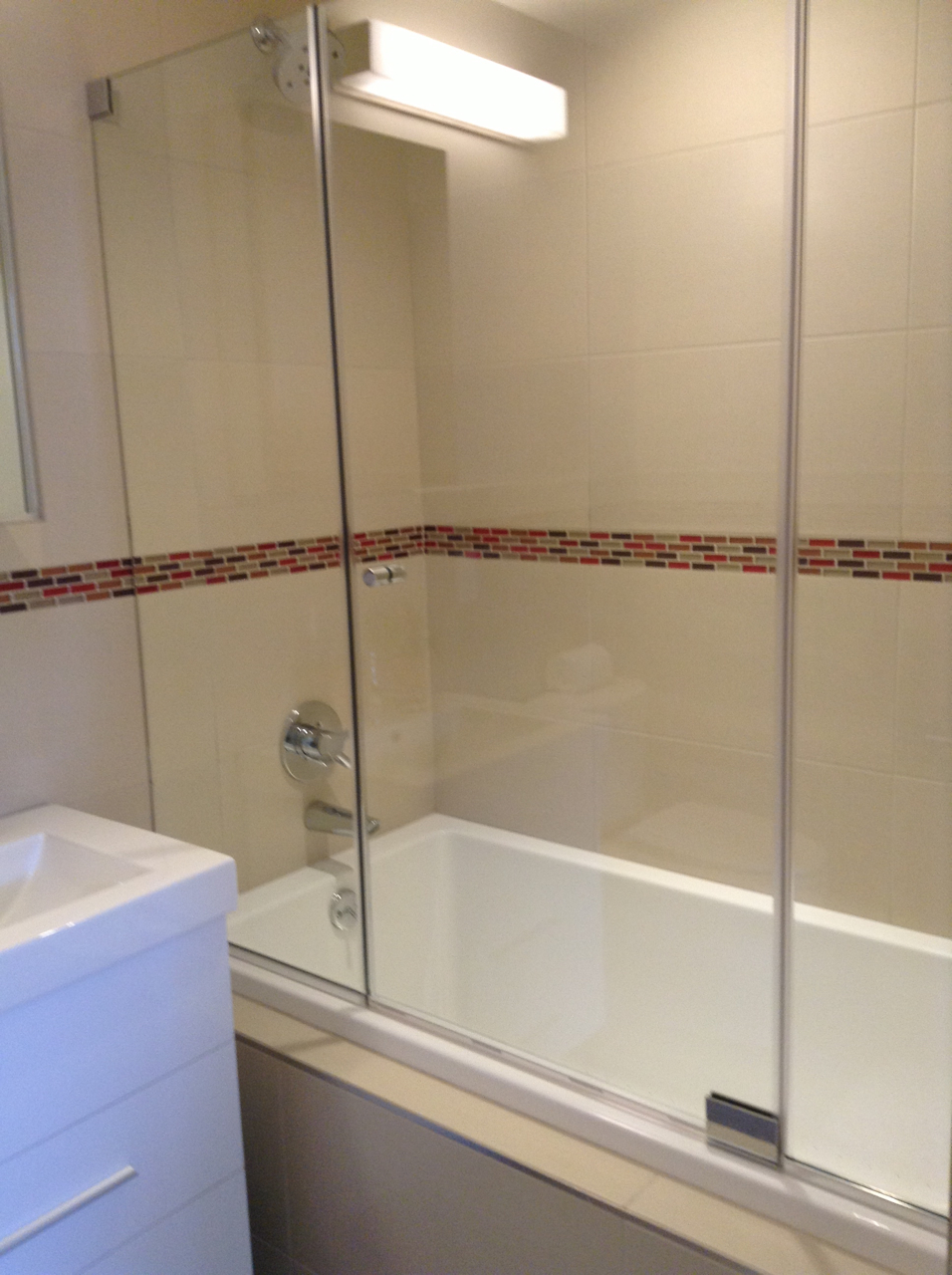 548 4th Avenue, Unit 4B Brooklyn, NY 11215 - Photo 17 of 22 a bathroom with a shower