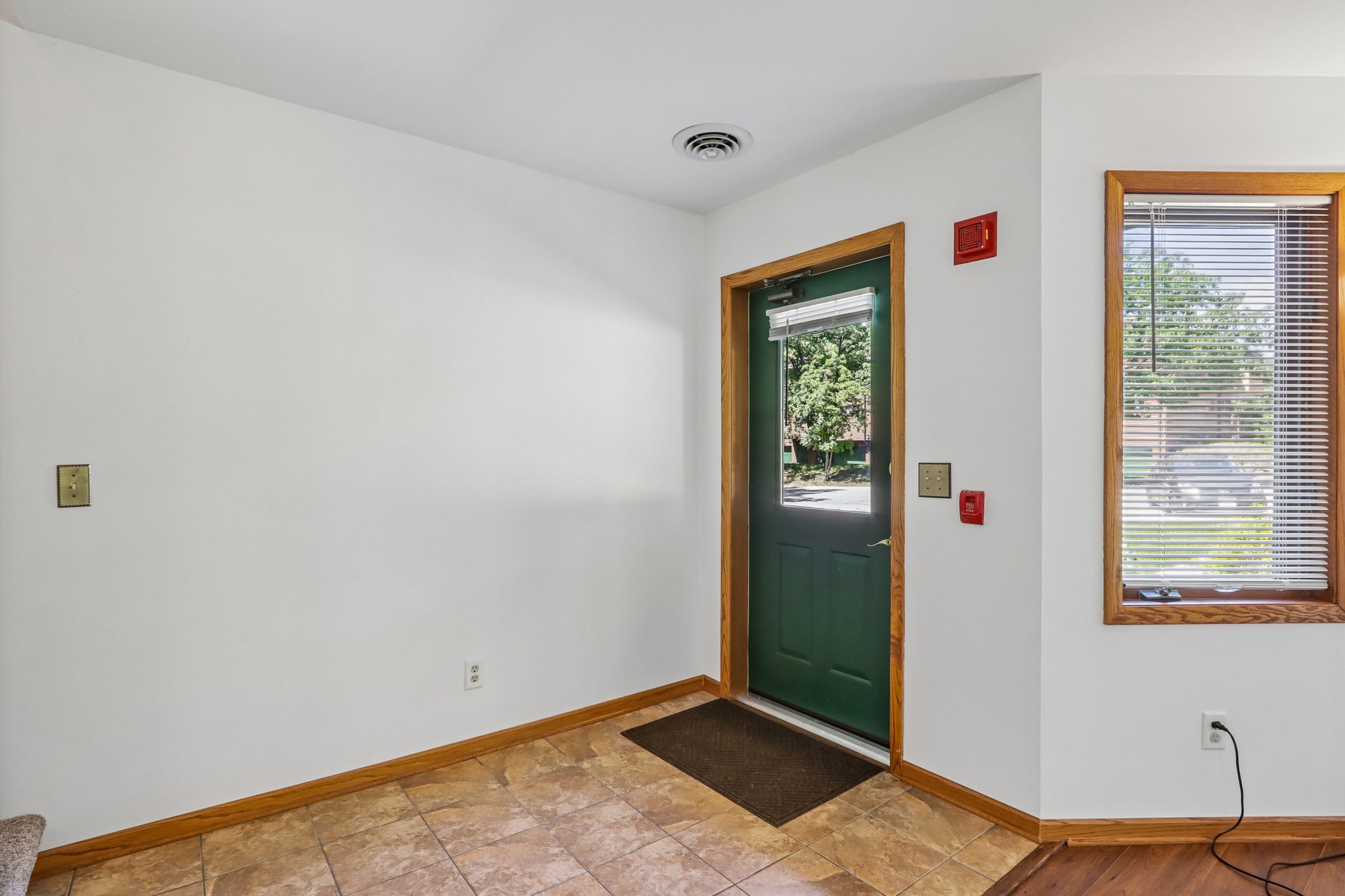 810 South Gammon Road Madison, WI 53719 - Photo 8 of 44