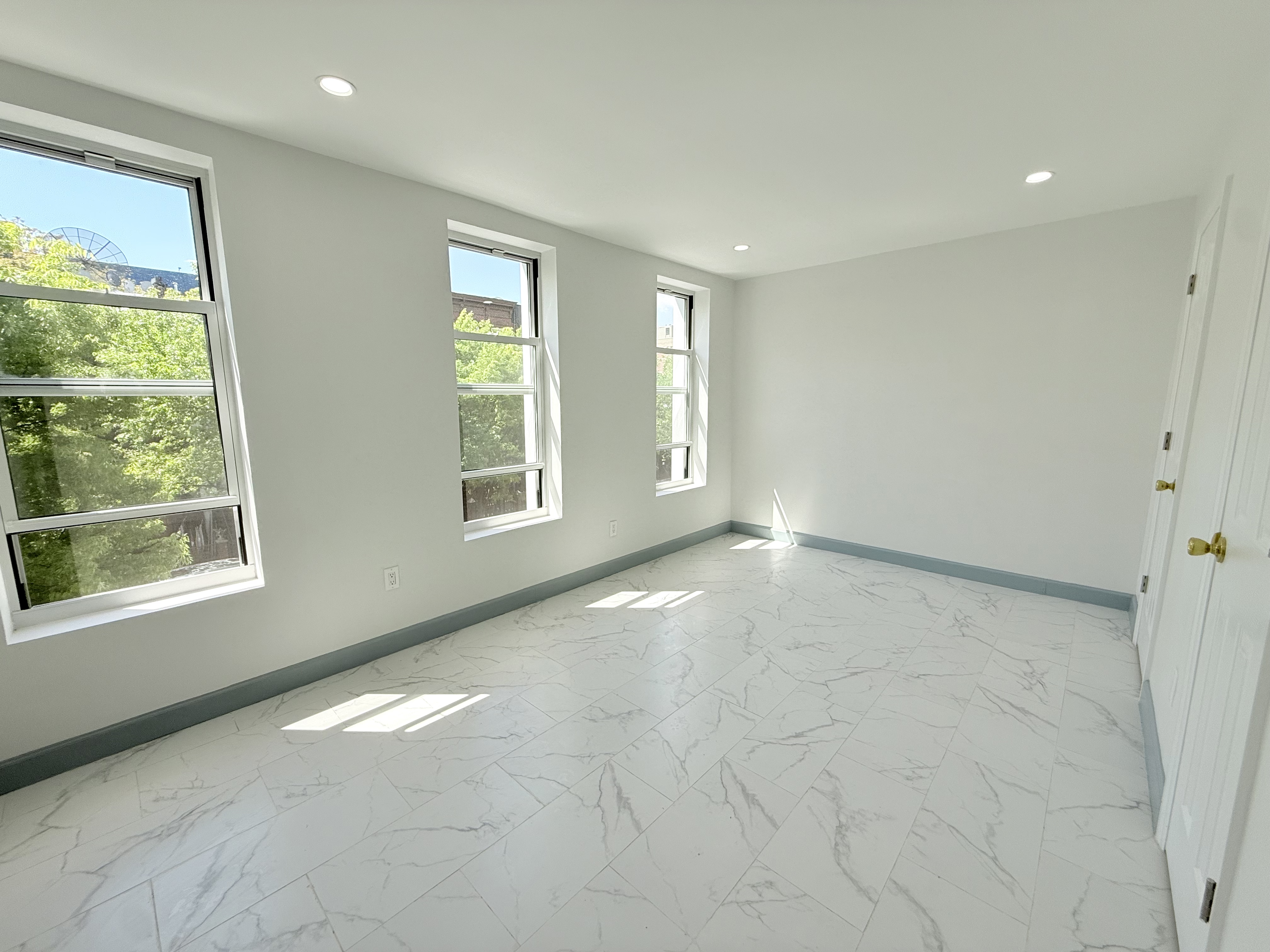 529 A Quincy Street Brooklyn, NY 11221 - Photo 2 of 4