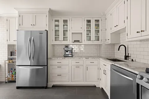$1,325,000 | 400 East 85th Street, Unit 4L | Upper East Side