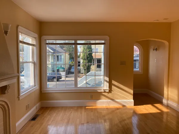 $870,000 | 795 Alcatraz Avenue, Oakland, CA 94609