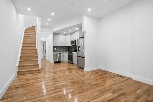 $7,995 | 142 East 35th Street, Unit 1 | Murray Hill