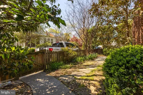 $1,100,000 | 2404 King Street, Alexandria, VA 22301