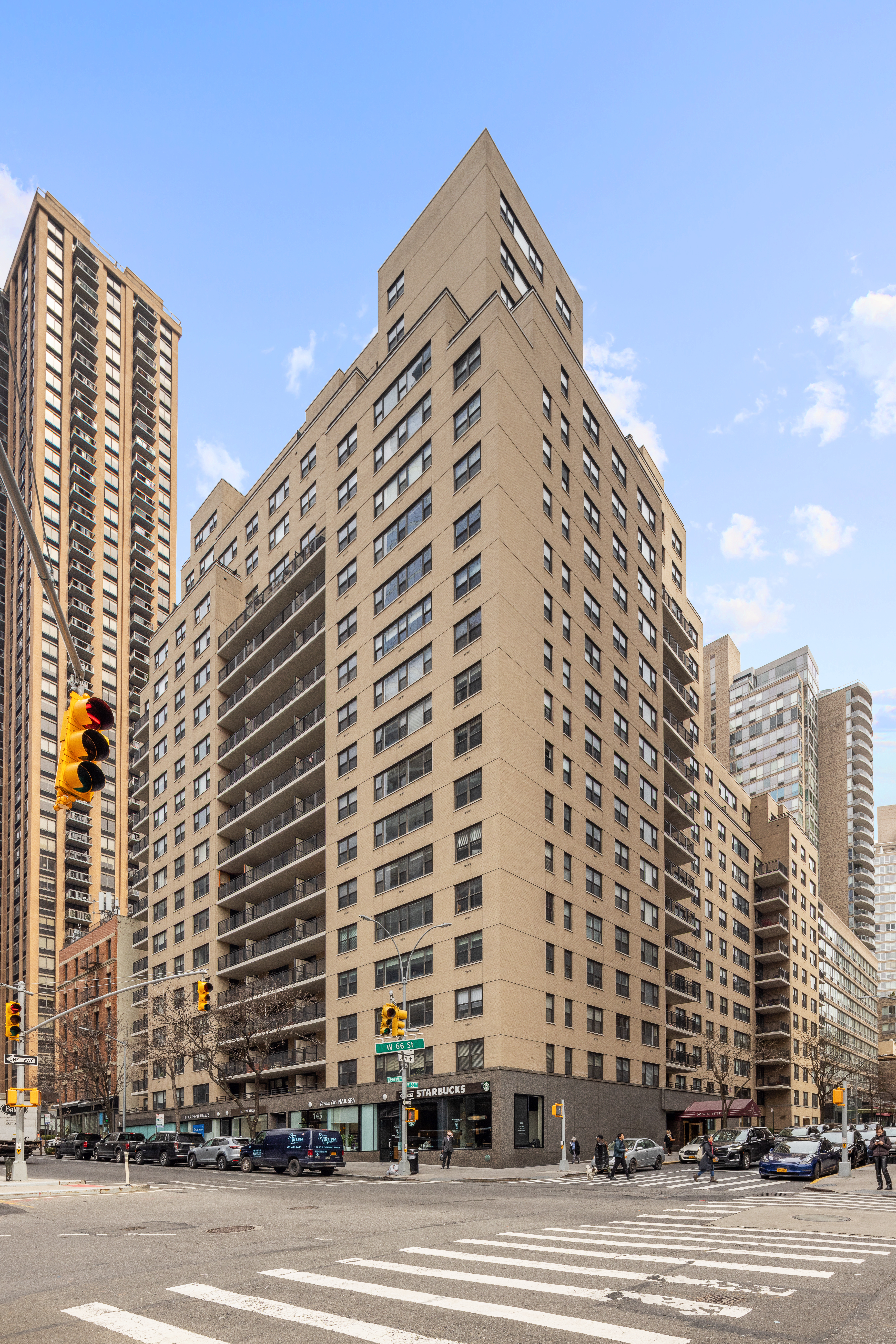 165 West 66th Street, Unit 7Y Manhattan, NY 10023 - Photo 6 of 7