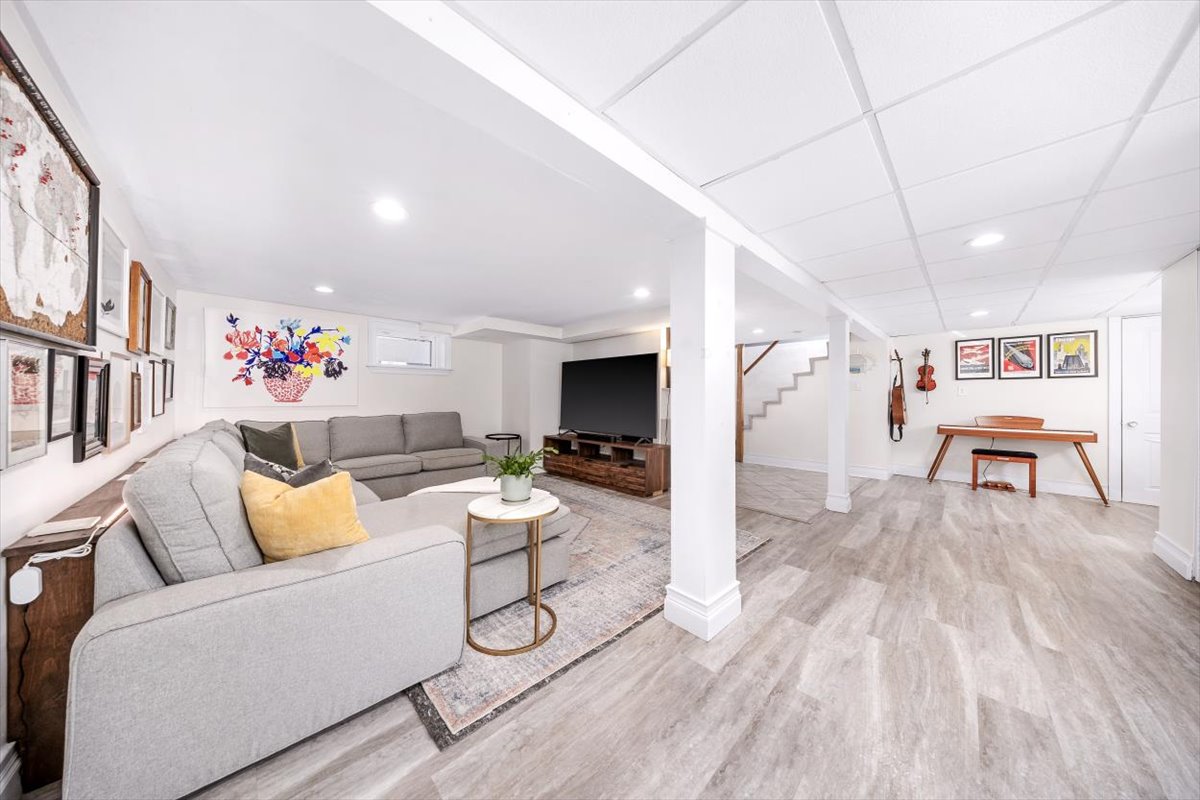 76 Fuller Road Weymouth, MA 02191 - Photo 18 of 26