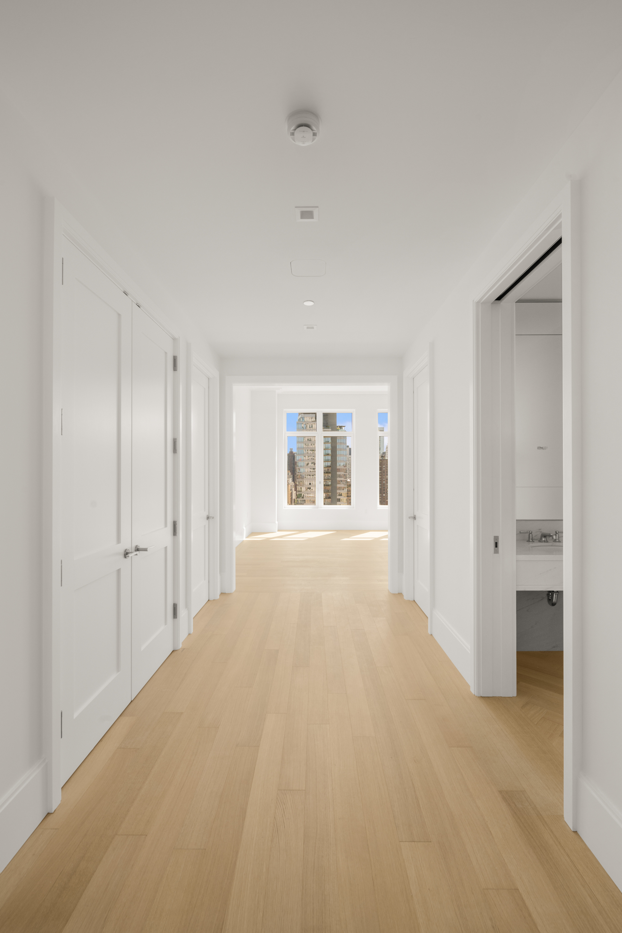 255 East 77th Street, Unit 24A Manhattan, NY 10075 - Photo 8 of 27 Gallery Image 8