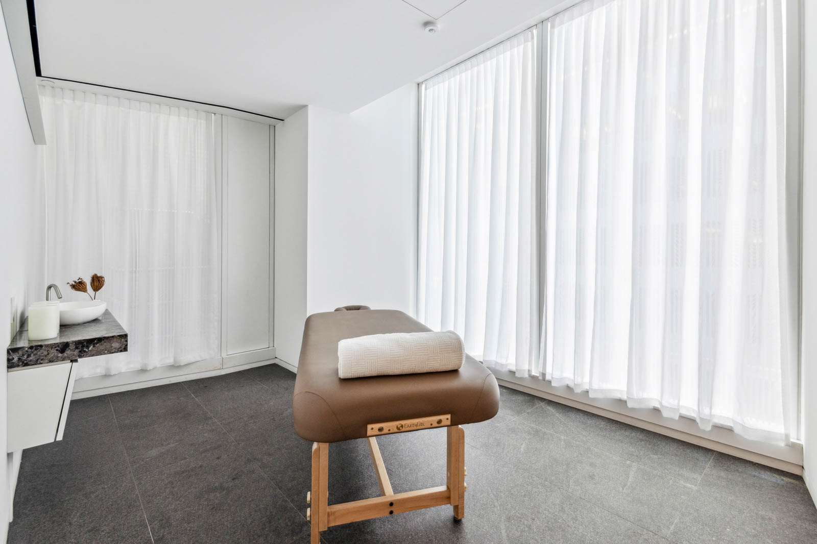 100 East 53rd Street, Unit 19A Manhattan, NY 10022 - Photo 19 of 23 Gallery Image 19