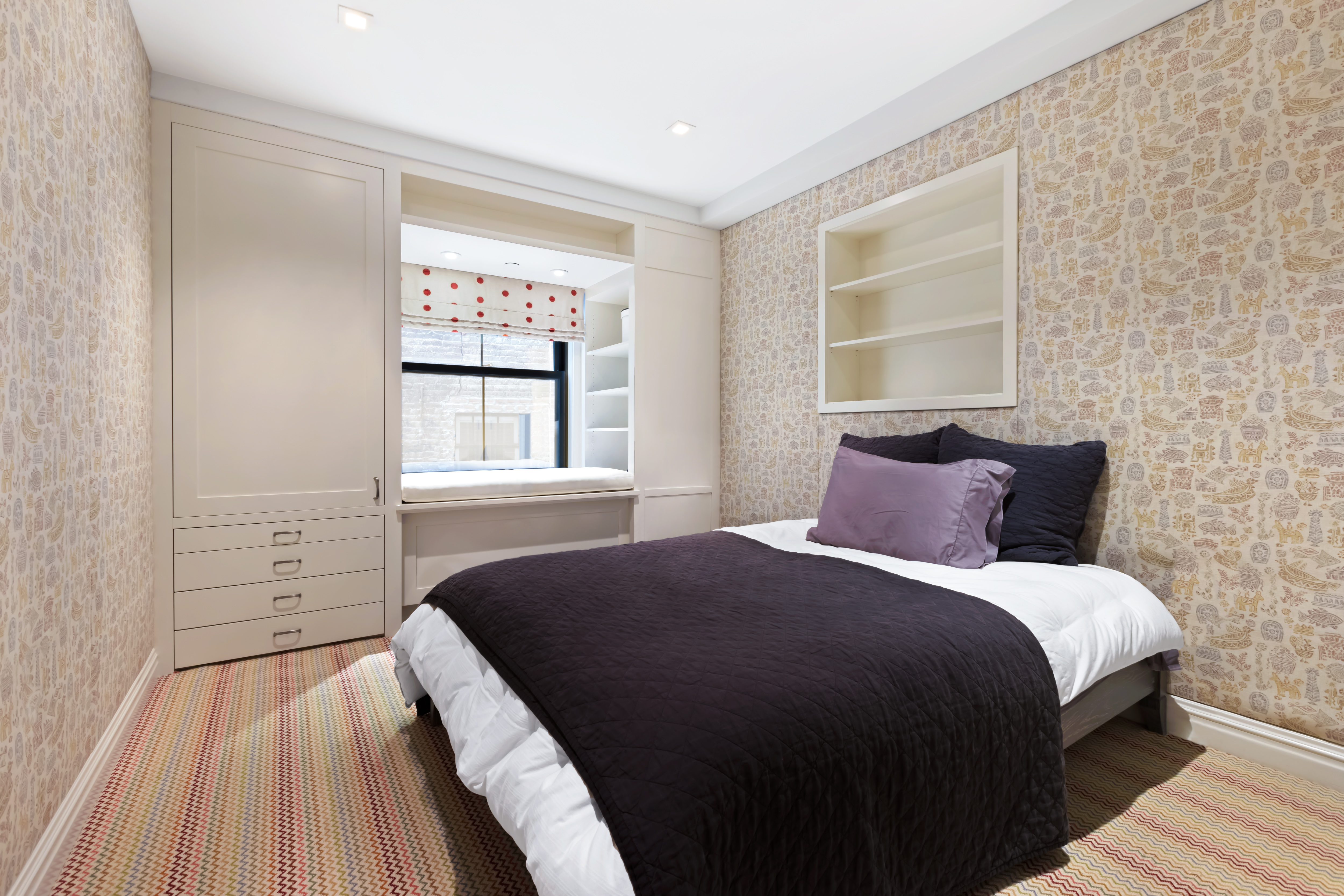 161 Duane Street, Unit 4B Manhattan, NY 10013 - Photo 8 of 12 a bedroom with a bed and a window