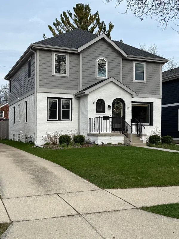 $899,900 | 4954 North Diversey Boulevard, Whitefish Bay, WI 53217