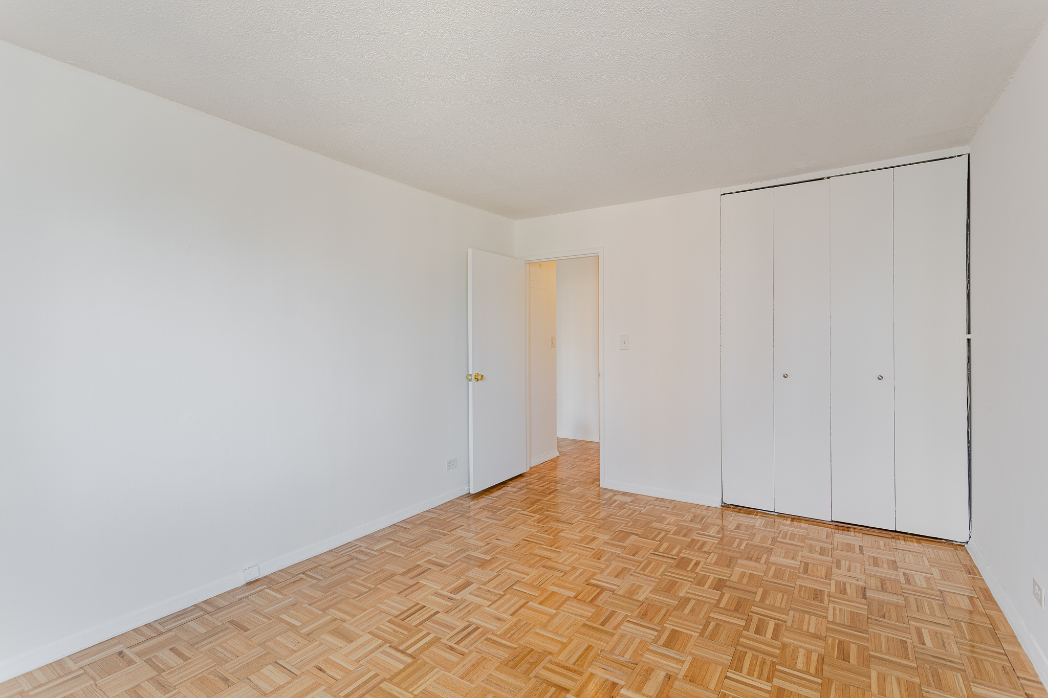 340 East 93rd Street, Unit 20J Manhattan, NY 10128 - Photo 4 of 11