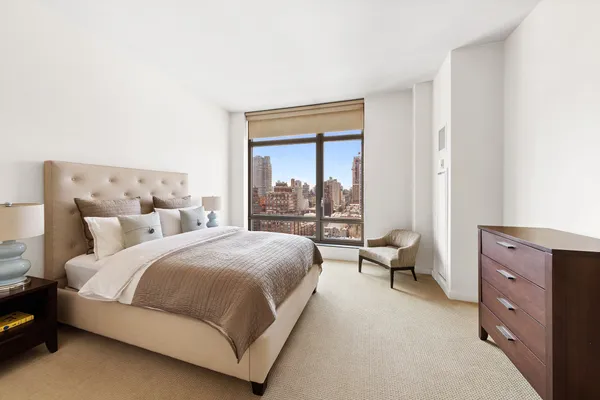 $2,650,000 | 450 East 83rd Street, Unit 18A | Upper East Side