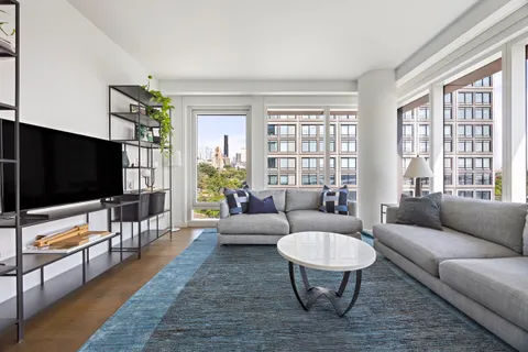 $2,195,000 | 50 Bridge Park Drive, Unit 7D | Brooklyn Heights