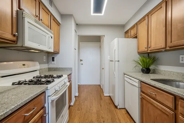 $209,990 | 600 Roosevelt Boulevard, Unit 510, Falls Church, VA 22044