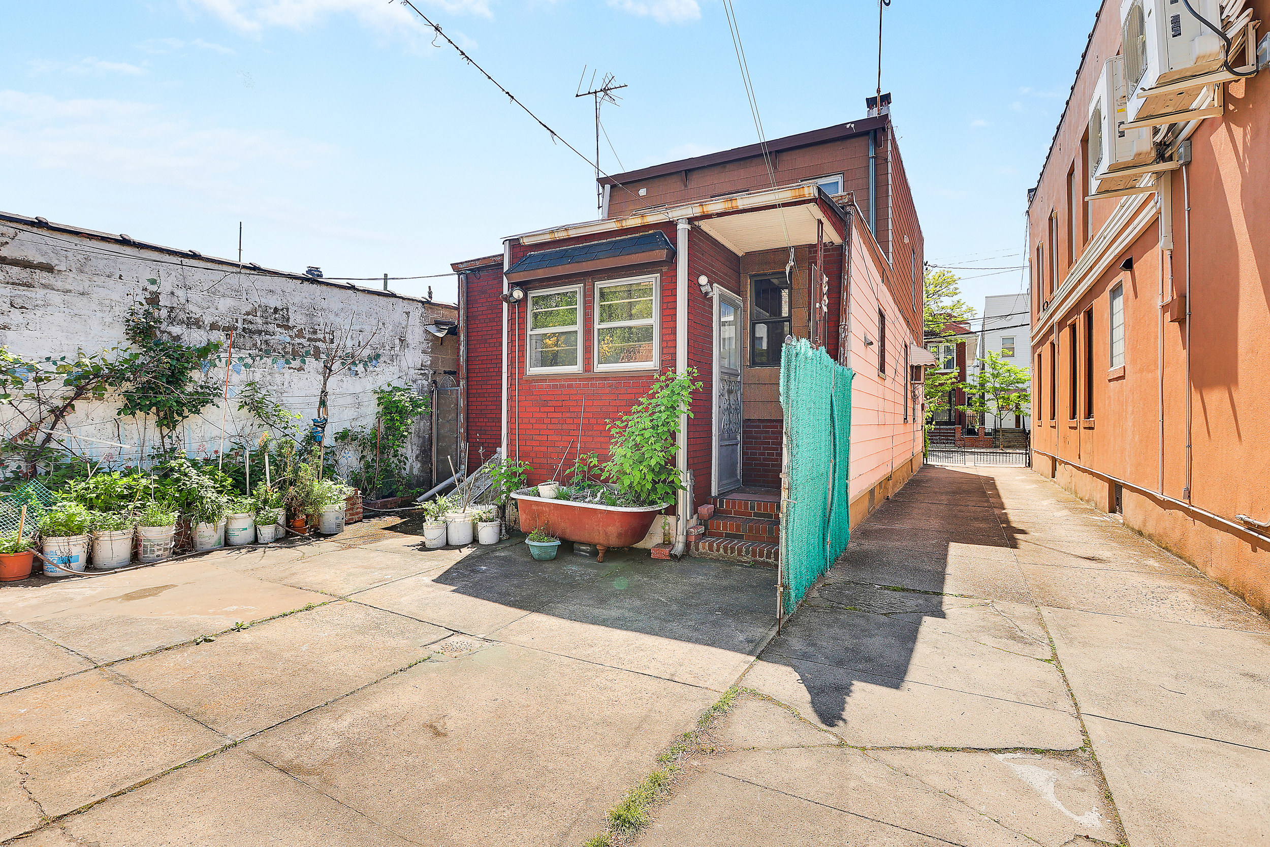 59-45 Woodbine Street Queens, NY 11385 - Photo 12 of 18