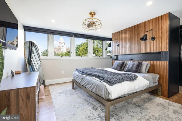 $1,795,000 | 283 Locust Street, Philadelphia, PA 19106