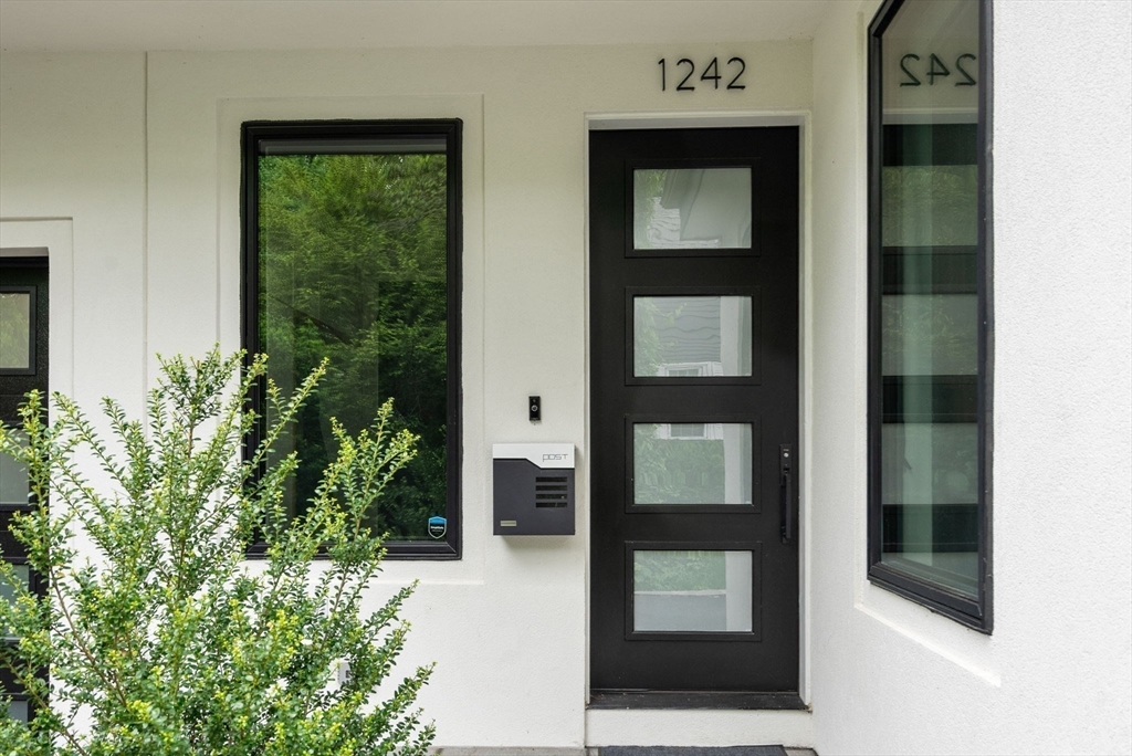 1242 Beacon Street Waban, MA 02468 - Photo 6 of 7