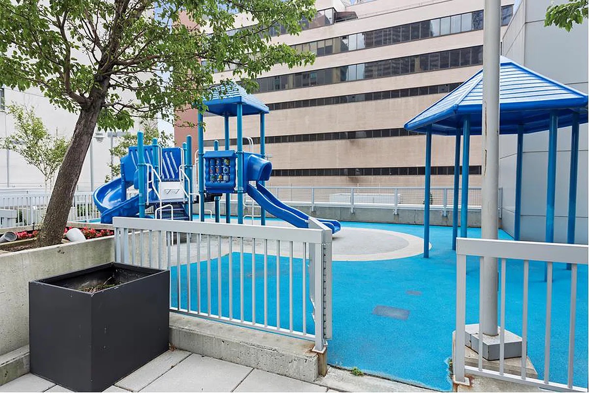 635 West 42nd Street, Unit 7G Manhattan, NY 10036 - Photo 20 of 21