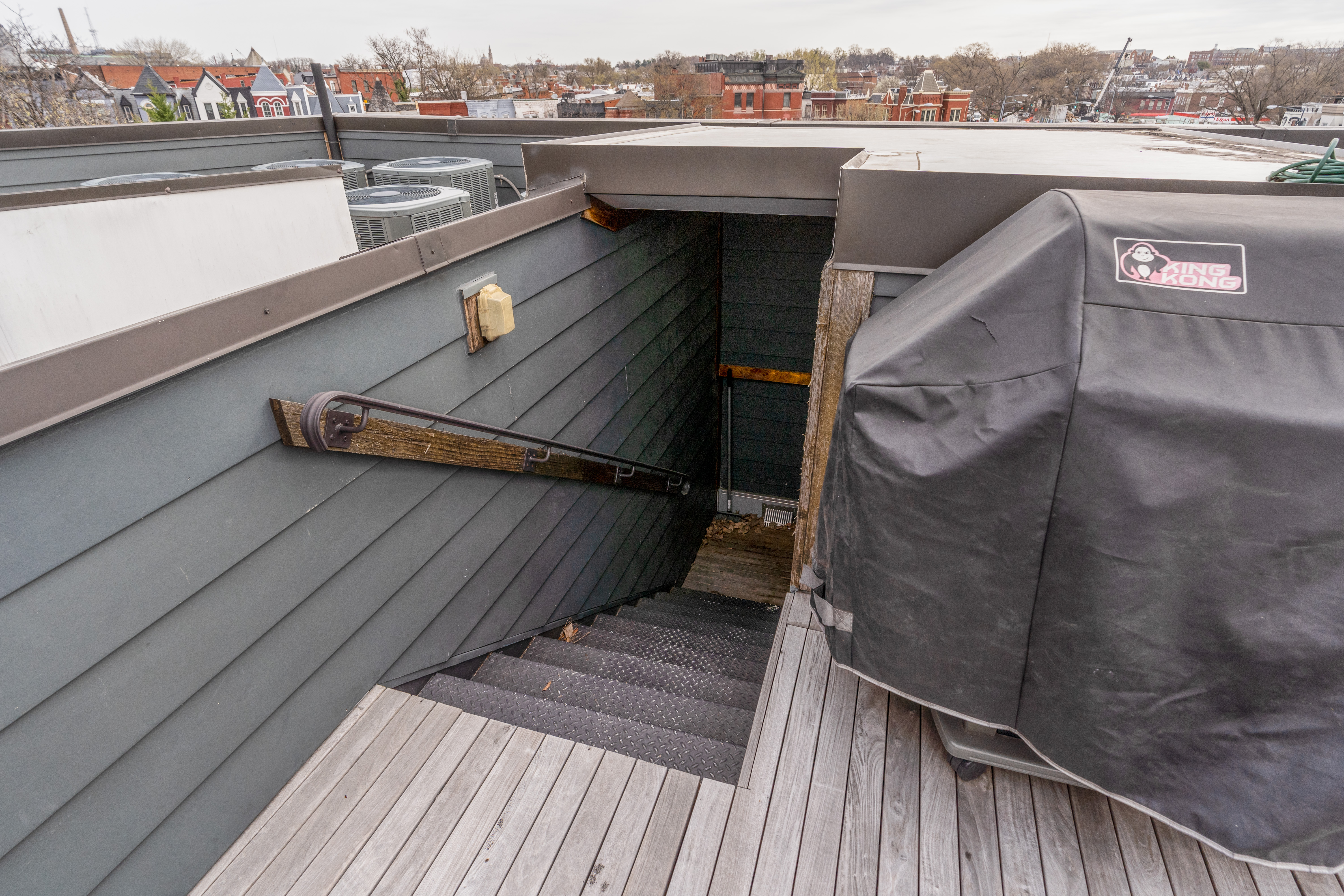 1740 New Jersey Avenue Northwest, Unit 2 Washington, DC 20001 - Photo 32 of 35 a view of a balcony with wooden floor and city view