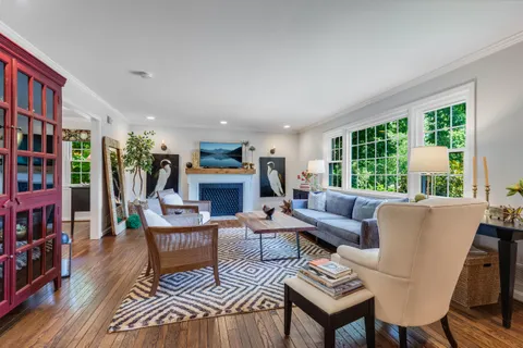 $1,250,000 | 1702 Mason Hill Drive, Alexandria, VA 22307