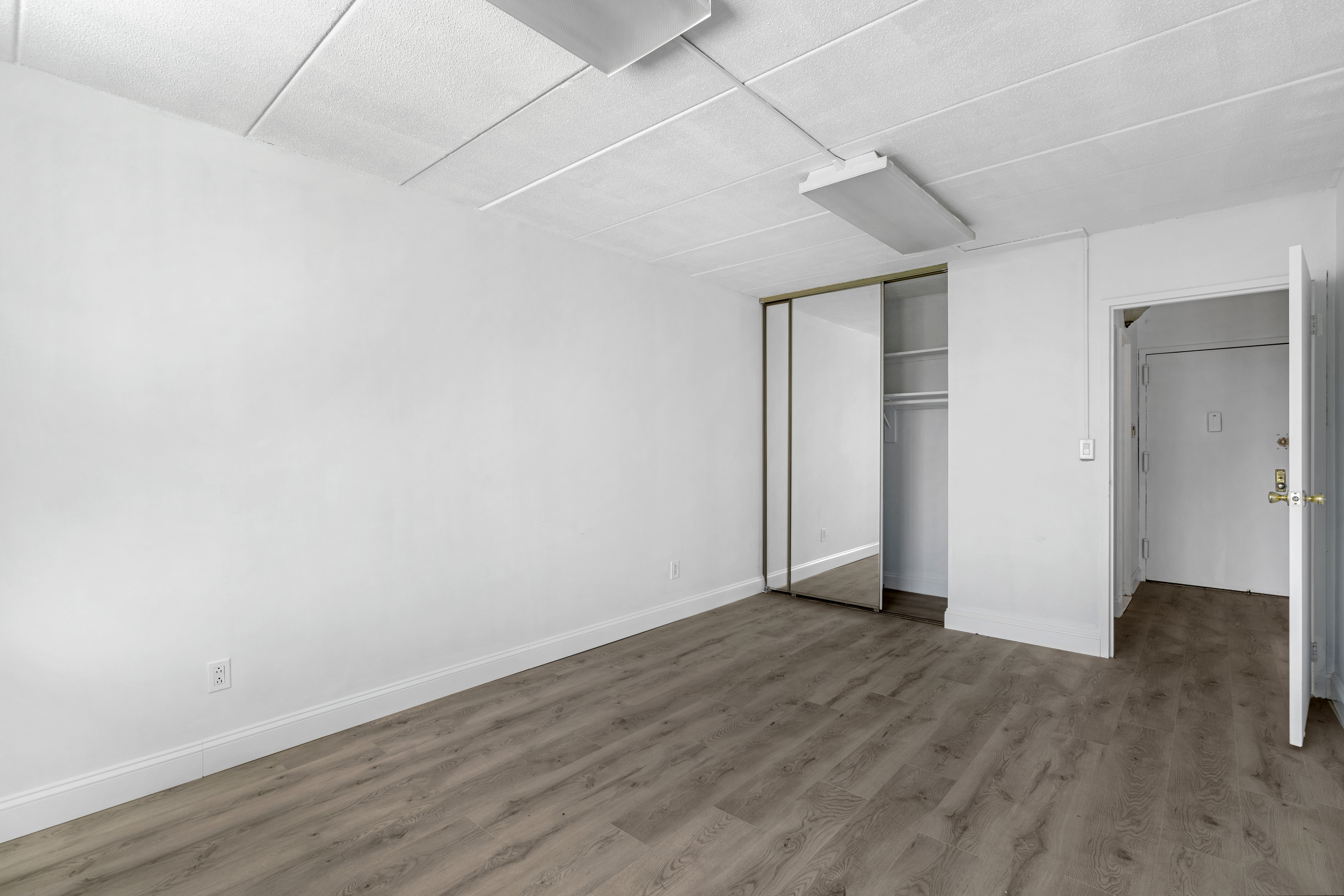 23-22 30th Road, Unit 3H Queens, NY 11102 - Photo 7 of 9